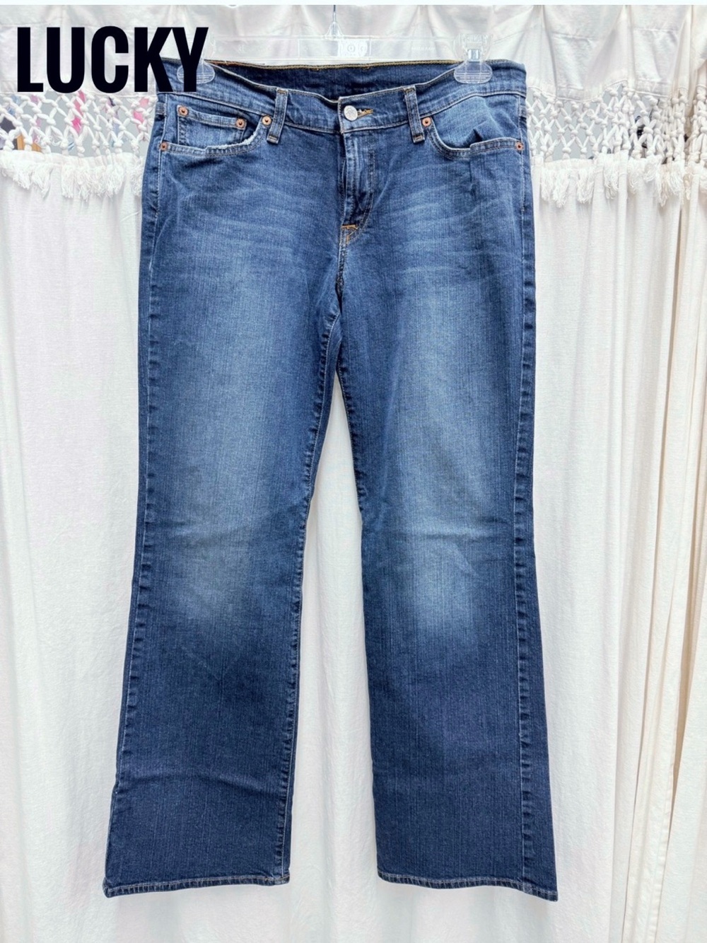 Lucky Brand Midrise Flare Jeans Medium Wash Red Patch Zipper Fly Size 10/30 Reg